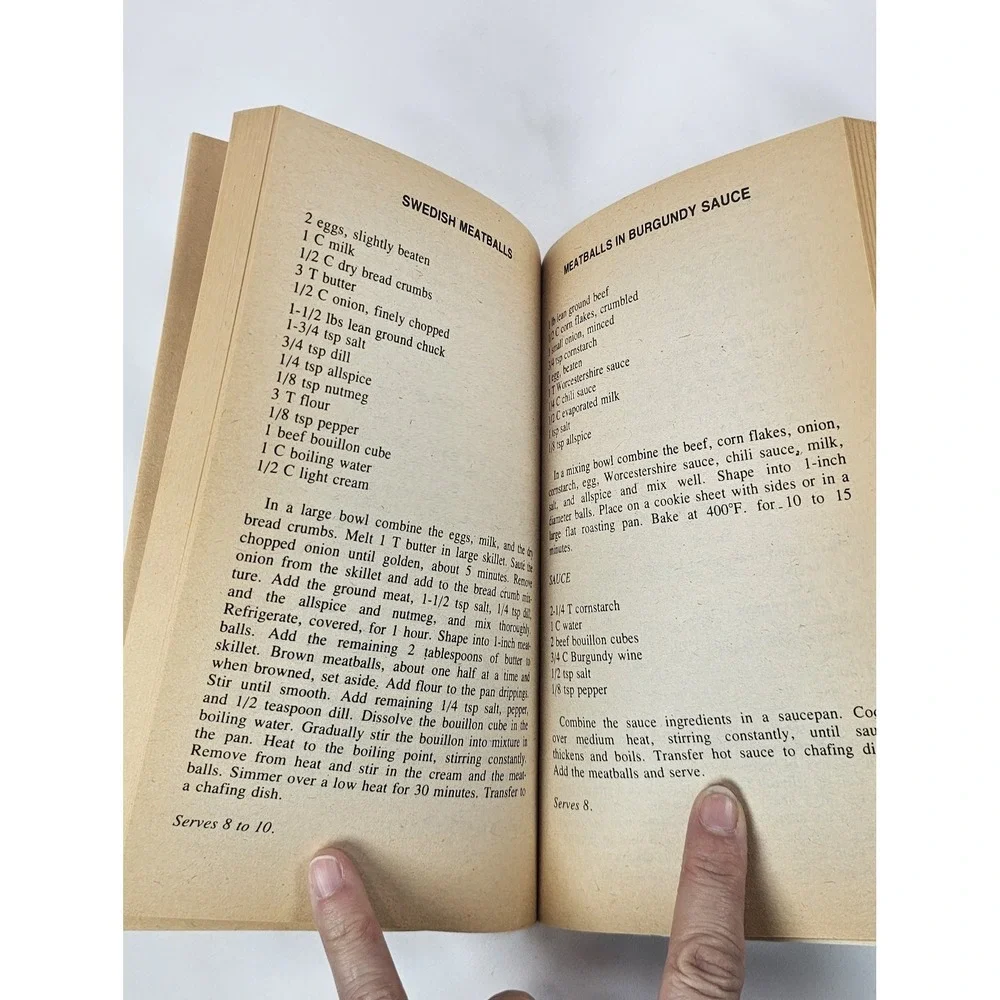 Vintage 1972 Variety Cookbooks The Buffet Cookbook‎ by Helen M Schrader PB